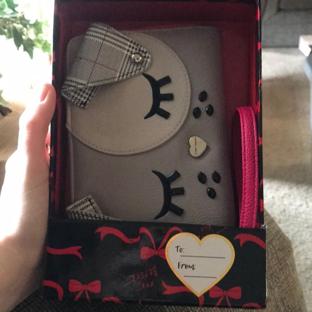 Xox Betsey Johnson Dog Wallet